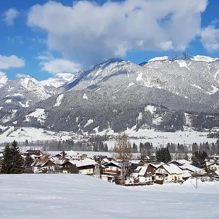 Bergtraeume Haus im Ennstal
