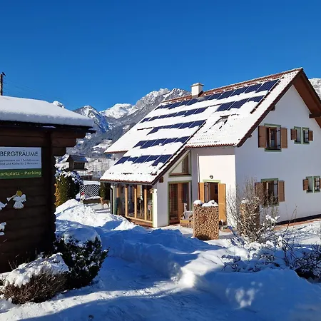 Bergtraeume Haus im Ennstal